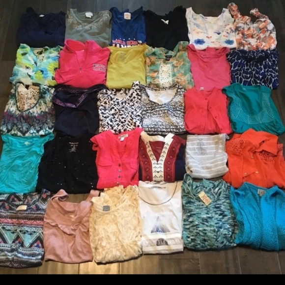 MEGA BUNDLE WOMENS RESELL LOT NAME BRAND DESIGNER - Picture 5 of 9
